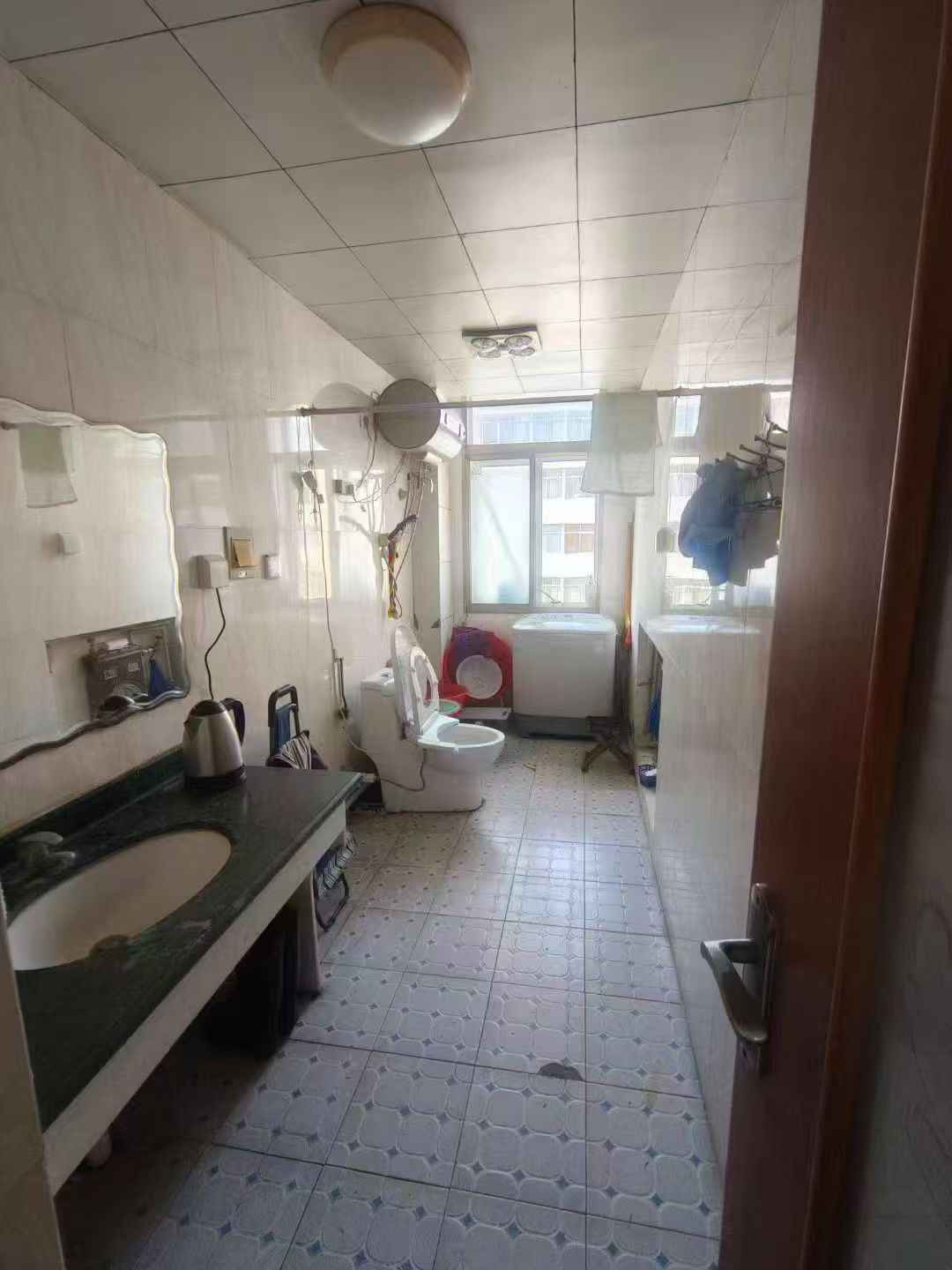 河南水产旁利民街浇筑楼三楼143.55平三室49.8万 河南水产旁利民街浇筑楼三楼143.55平三室49.8万