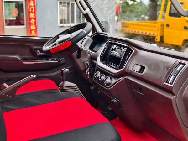 22年新款江铃4.2米箱货多台出售