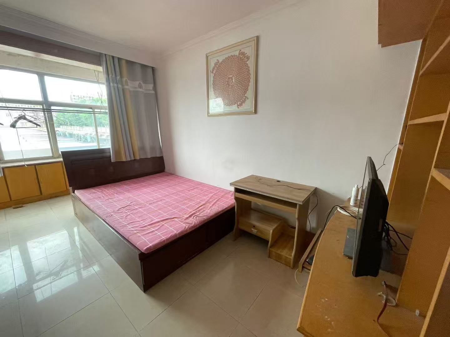 @700/月，兴隆街，3楼3室