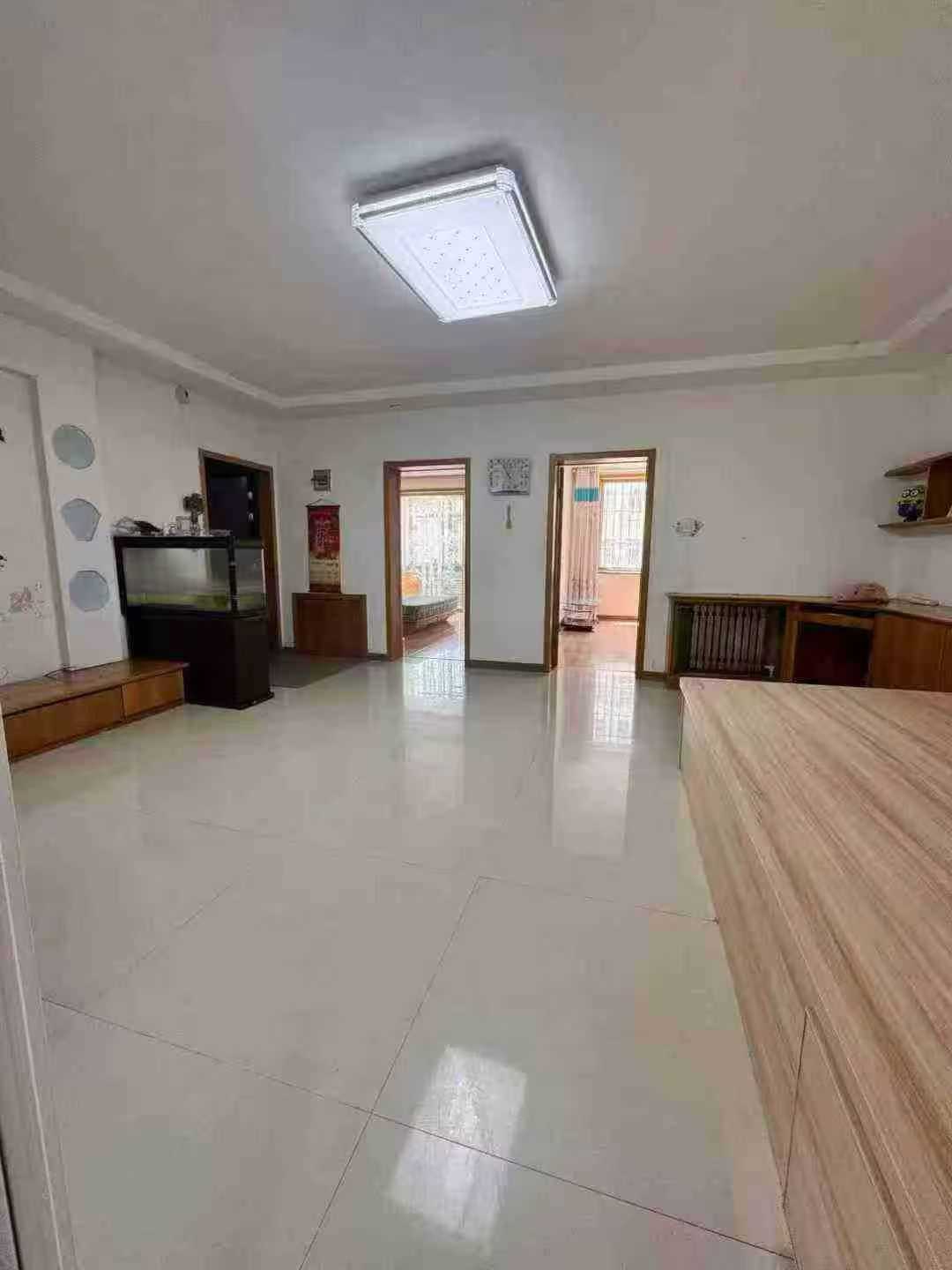 单山路贴地二楼98.79平26.8万 单山路贴地二楼98.79平26.8万