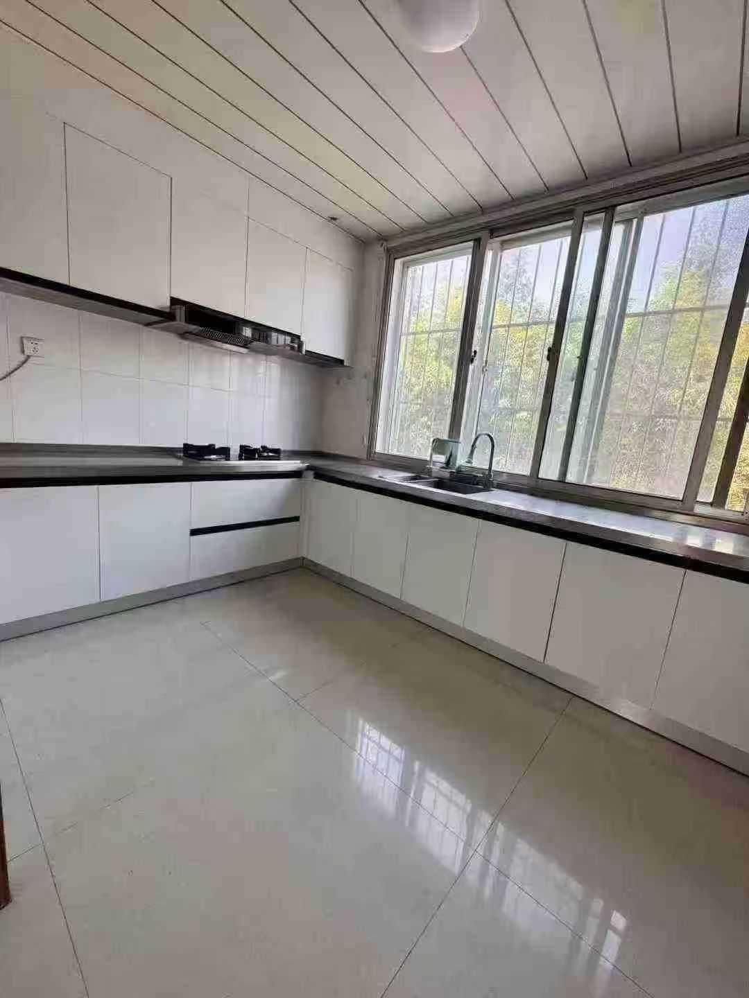 单山路贴地二楼98.79平26.8万 单山路贴地二楼98.79平26.8万