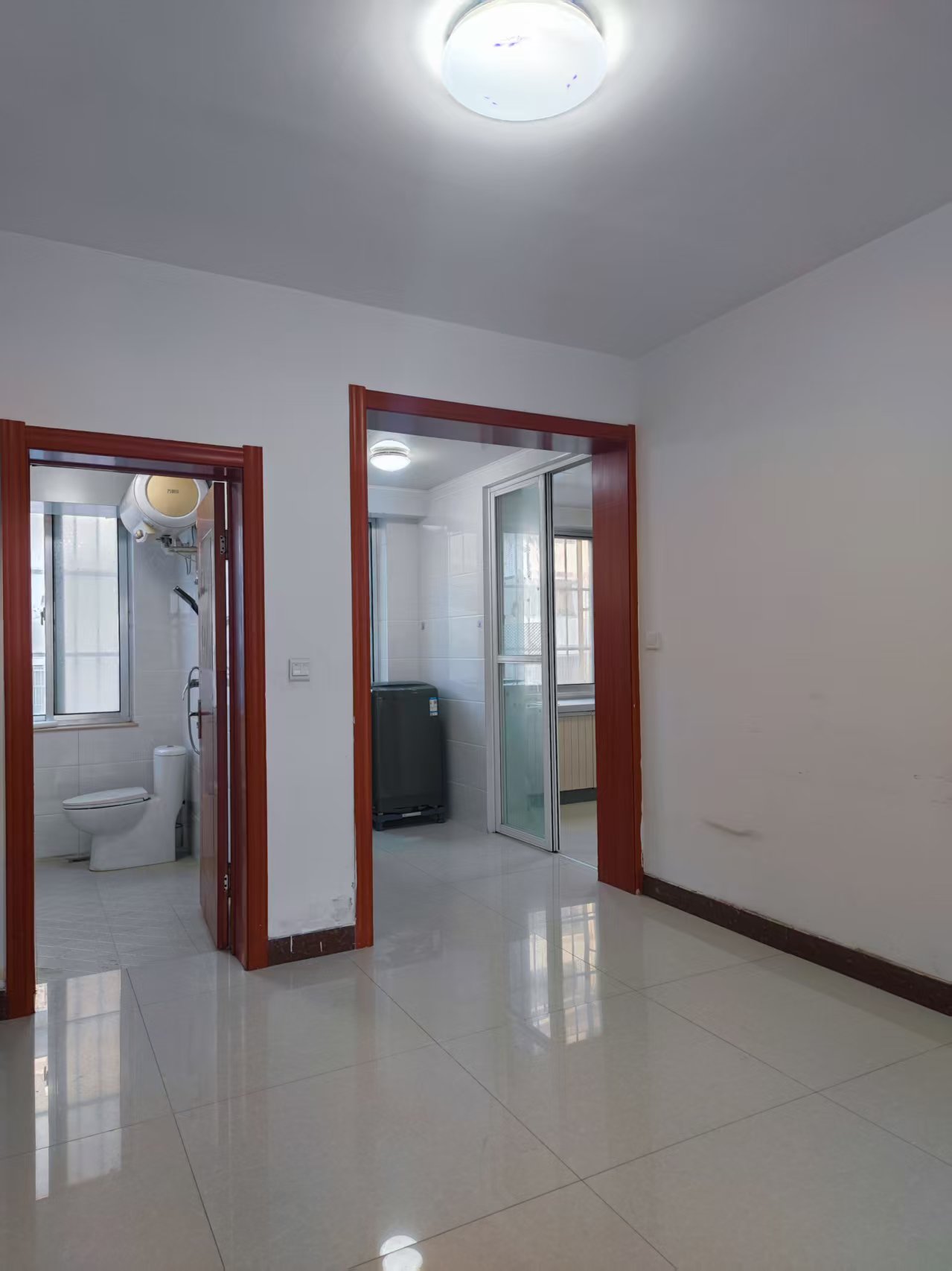 【出租】石马街一楼95平2室精装地暖月租/1000