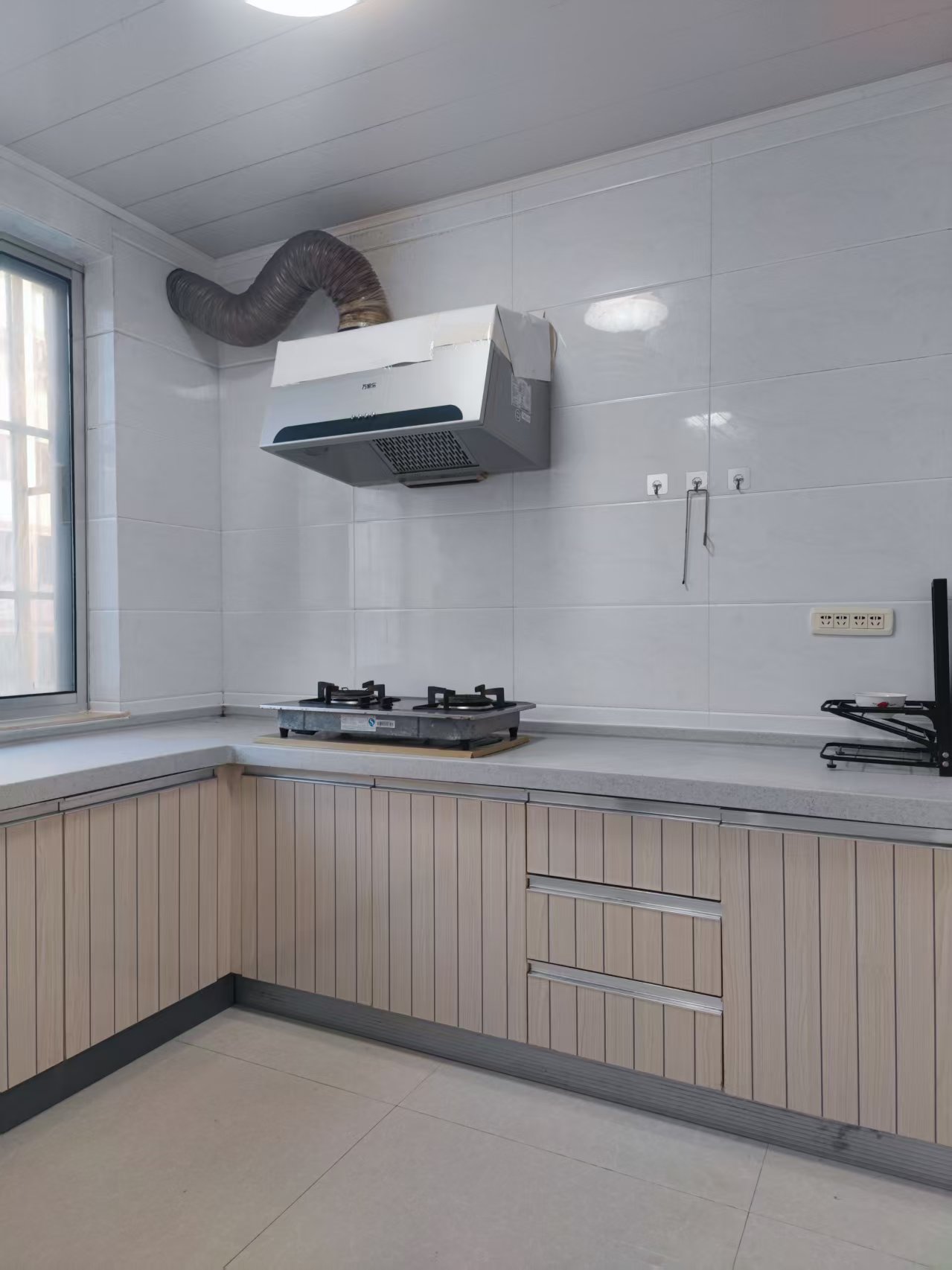 【出租】石马街一楼95平2室精装地暖月租/1000