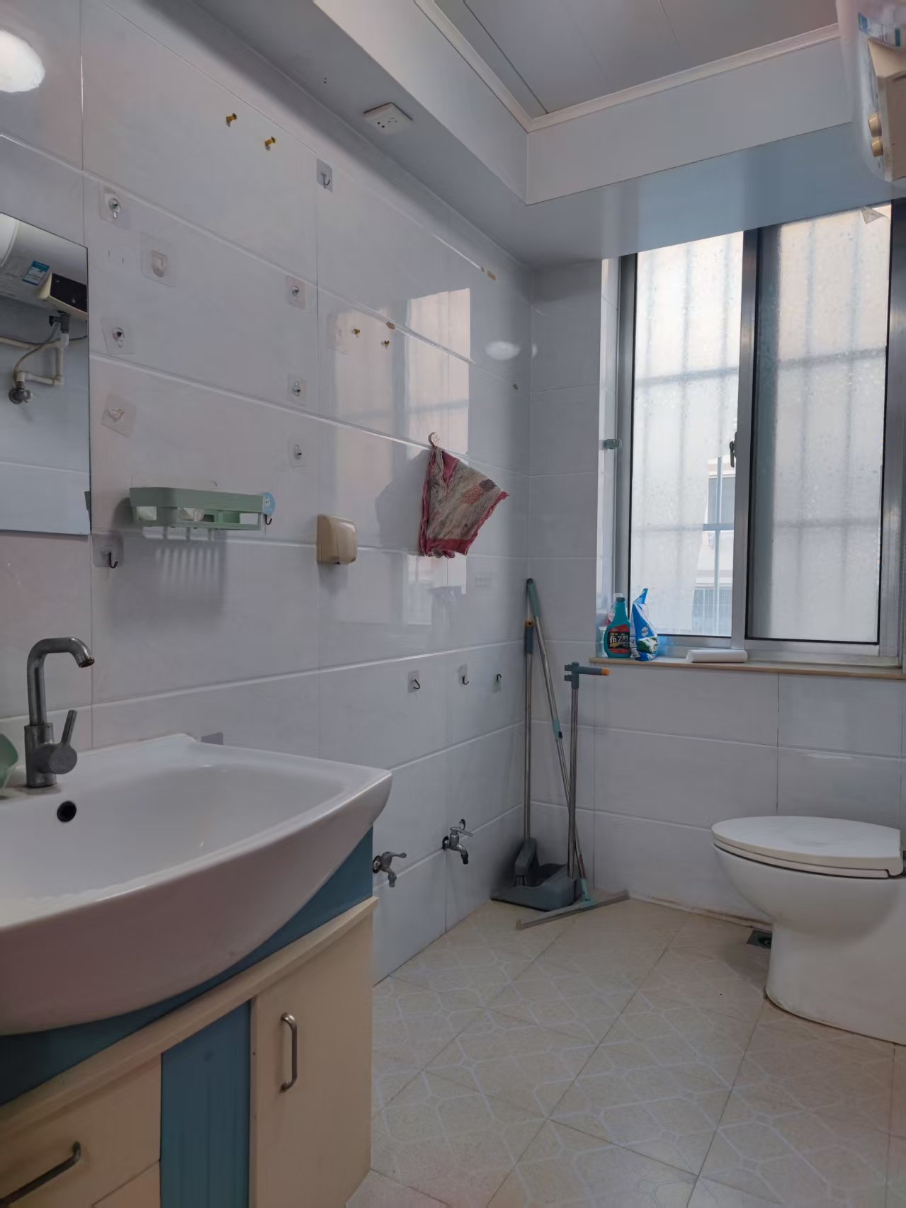 【出租】石马街一楼95平2室精装地暖月租/1000