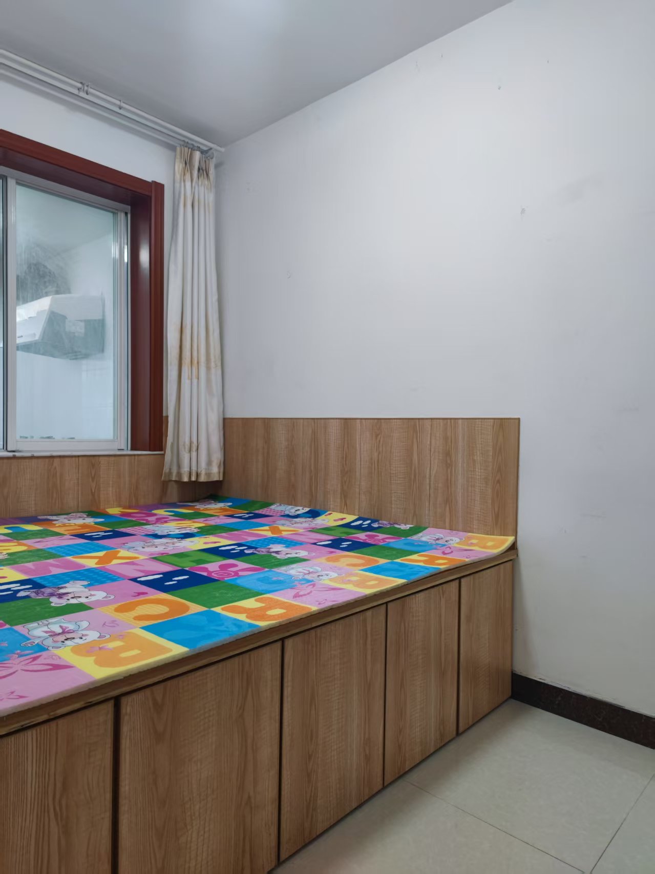 【出租】石马街一楼95平2室精装地暖月租/1000