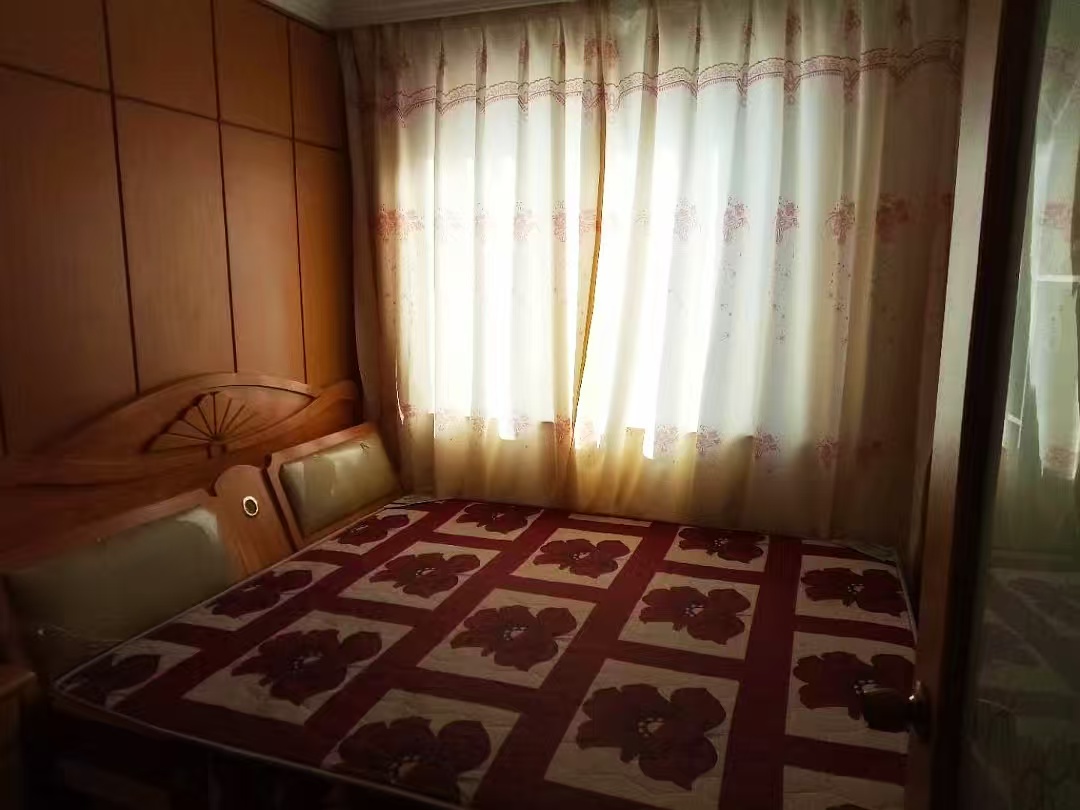 金地小区吉楼出售，125平，23万