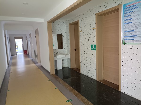 聚能托管(文登师范学校西侧)有少量办公室对外出租、合作 聚能托管(文登师范学校西侧)有少量办公室对外出租、合作