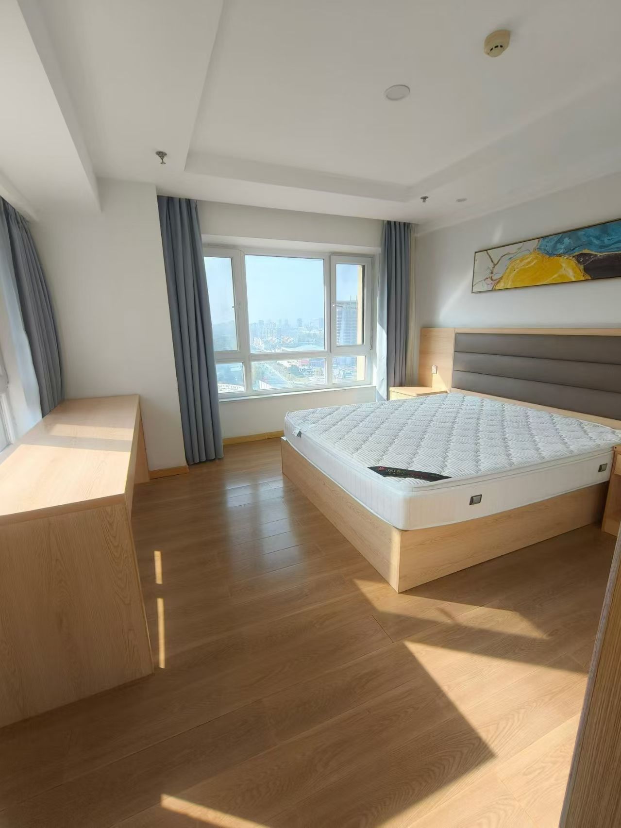 宝宇公馆电梯最好楼层75平两室精装月租1200元