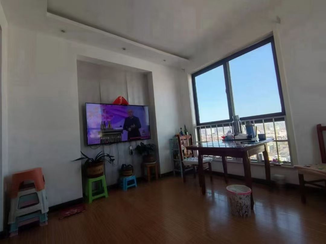 御景花园22楼56平民水民电月租1000元