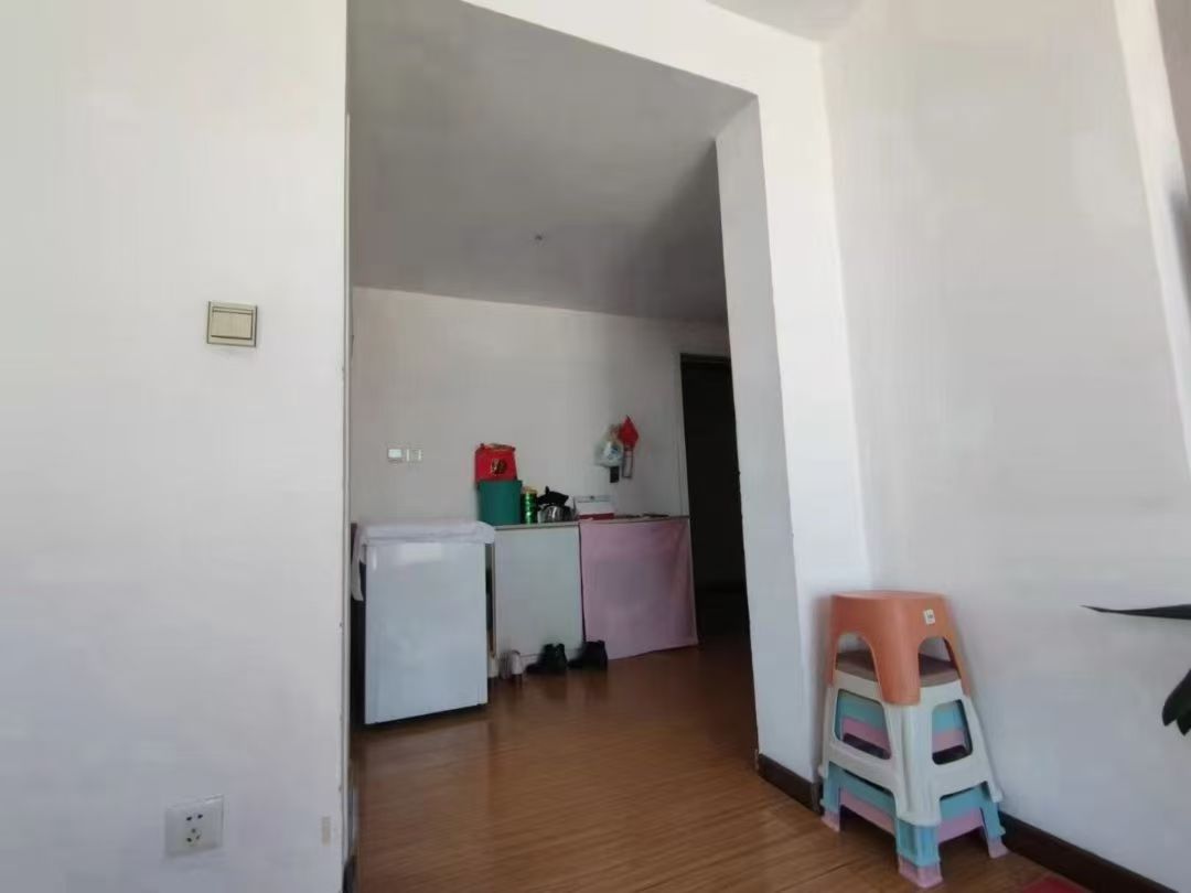 御景花园22楼56平民水民电月租1000元