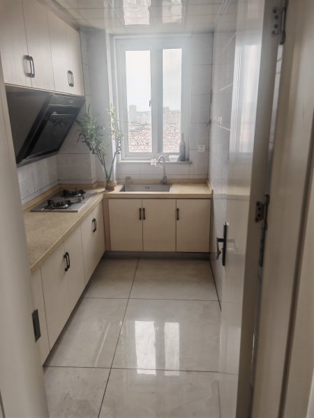 文山书香园70平房屋出租，带草房