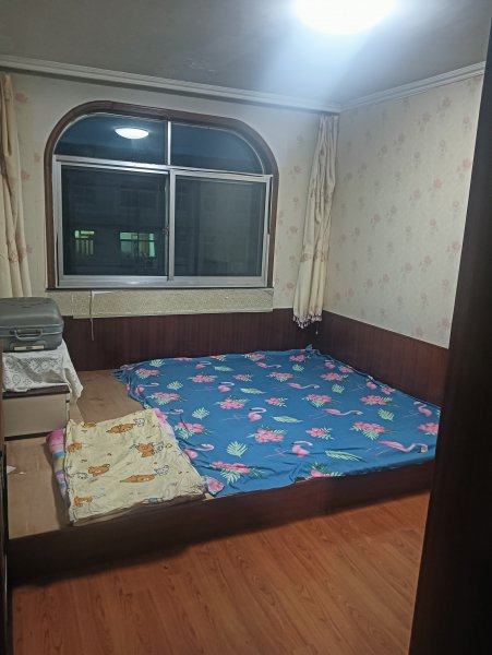 低价出售实验中学**房