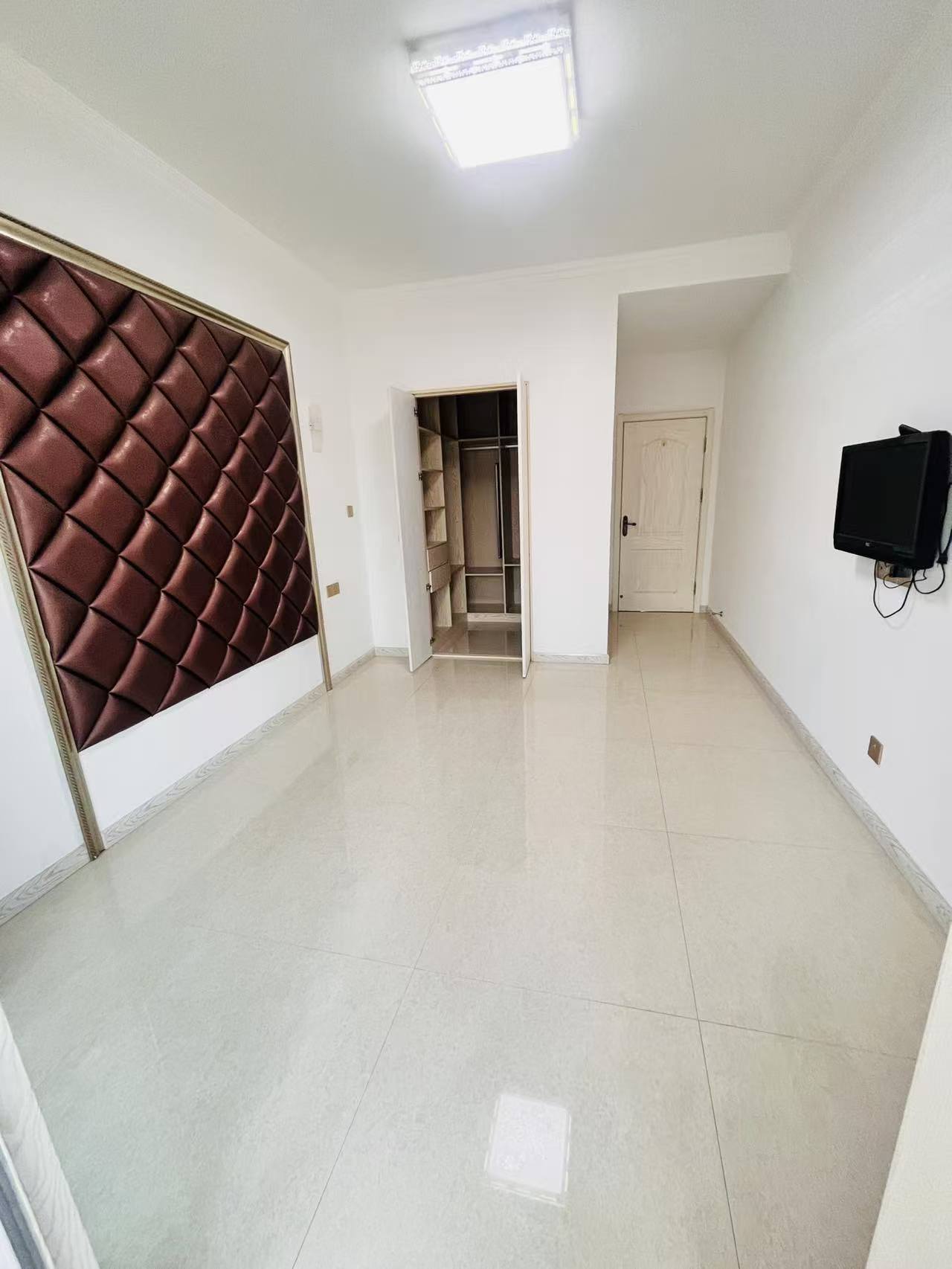 二中**房，文山书香苑三室两厅两卫精装房121.5平出售