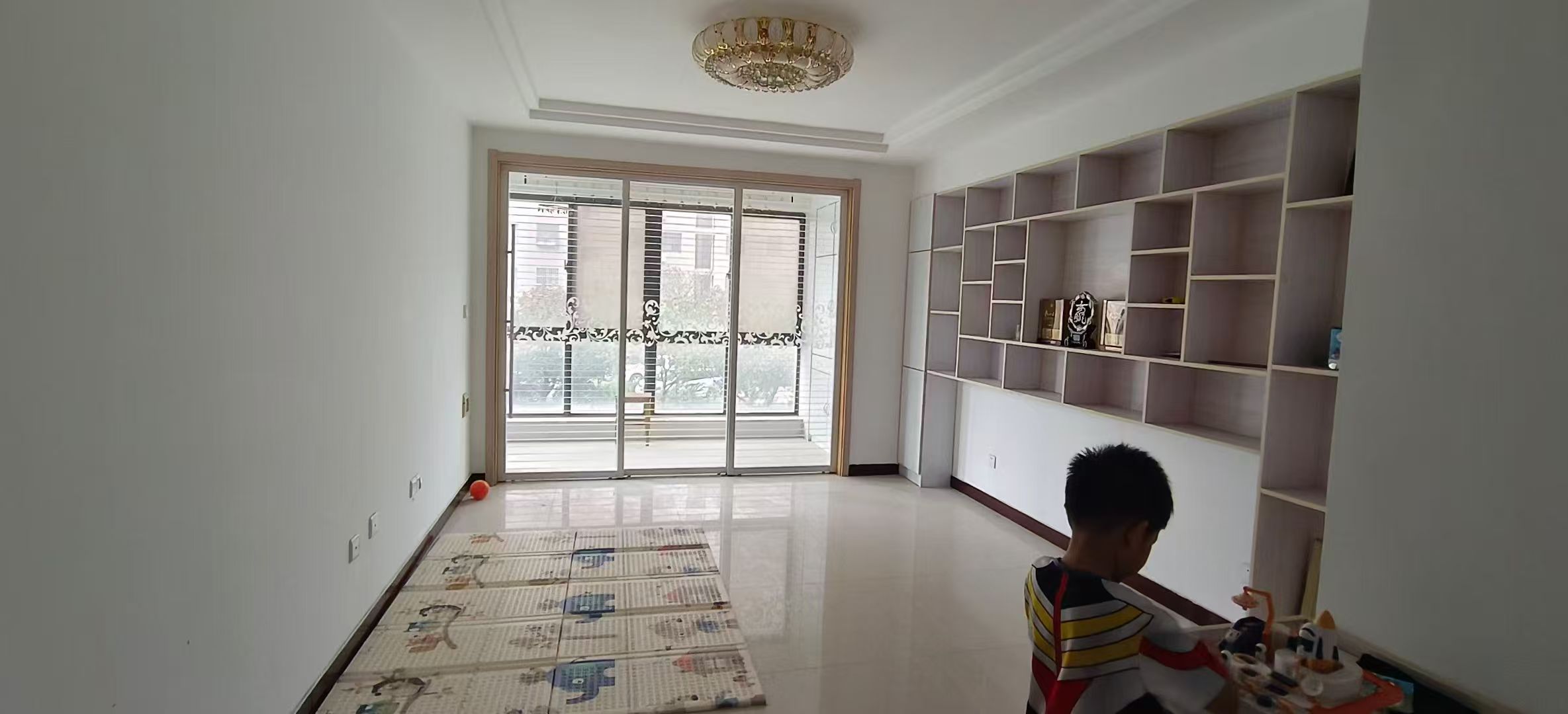 出租河景东城一期电梯房101平大两室1100/月