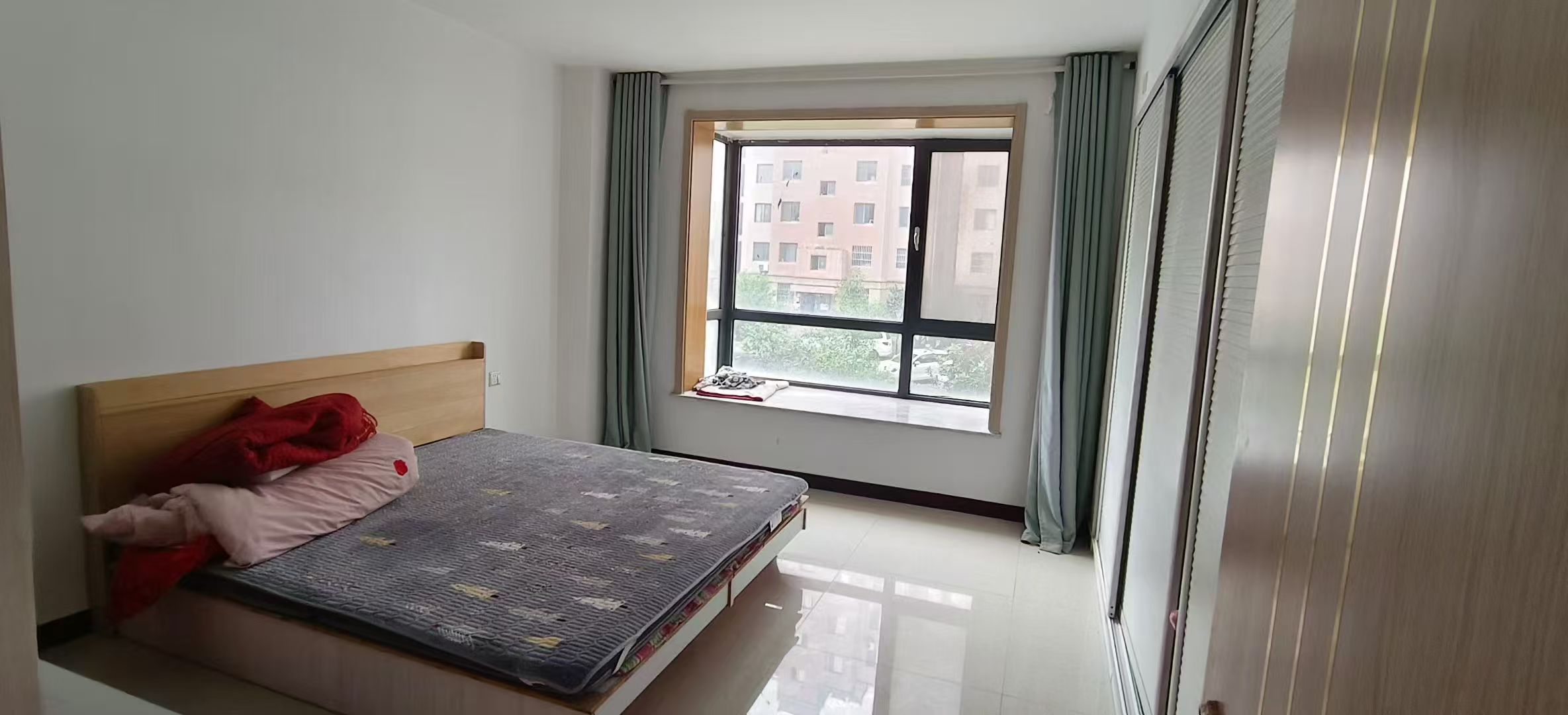 出租河景东城一期电梯房101平大两室1100/月