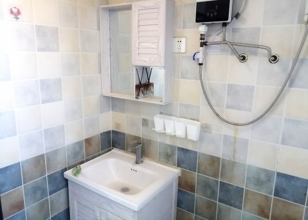 二中附近 精装修家电齐全拎包入住