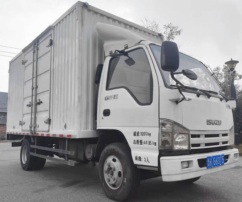 国五五十铃四米二宽体厢货 国五五十铃四米二宽体厢货