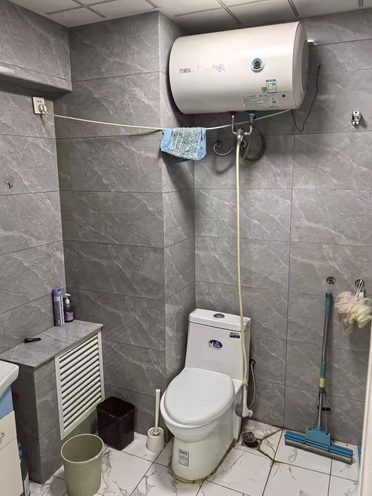 温州商厦公寓东北向视线好面积45.6平700元/月