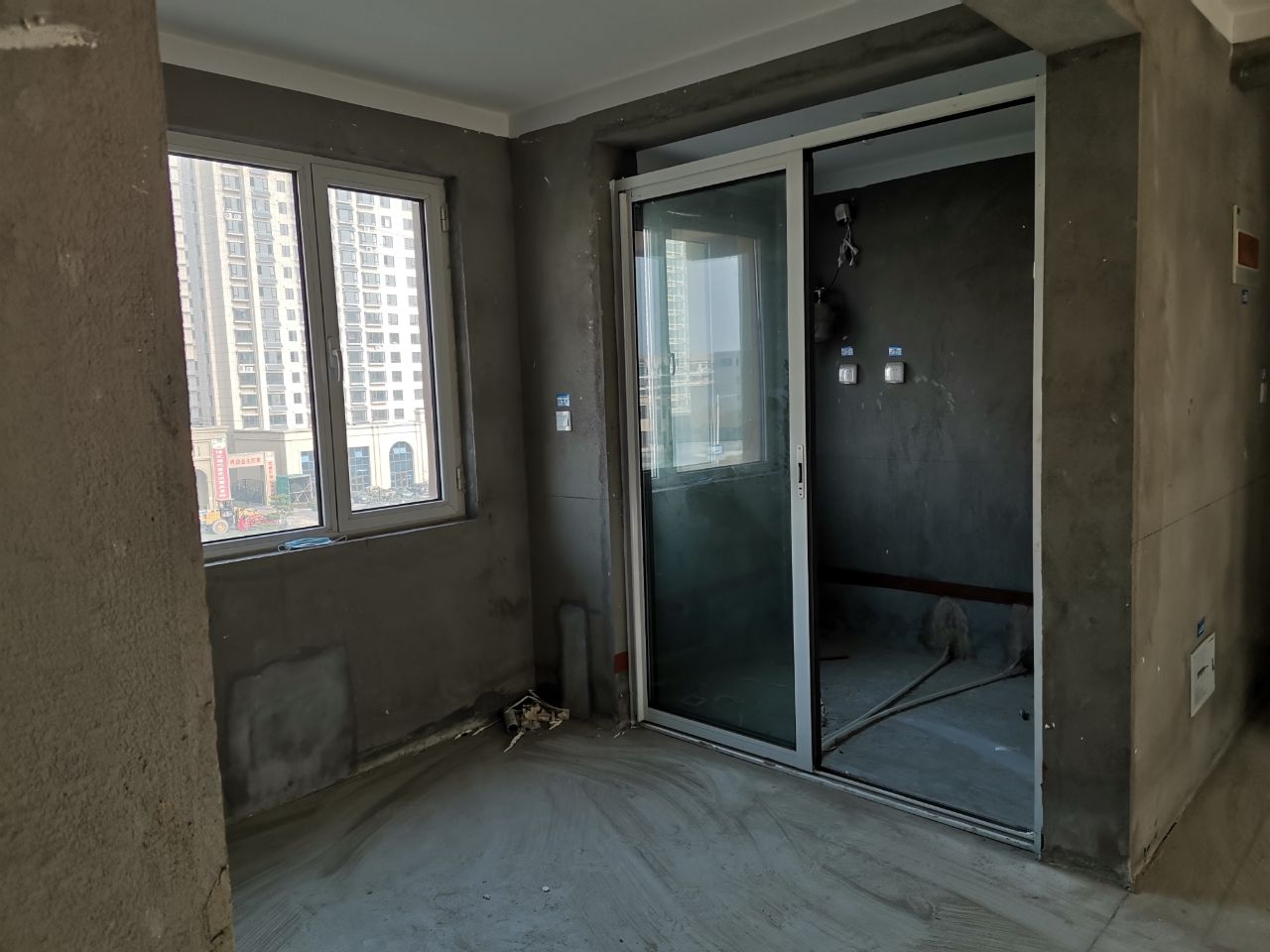 高品质小区伴山林语小高层电梯毛坯房优惠出售