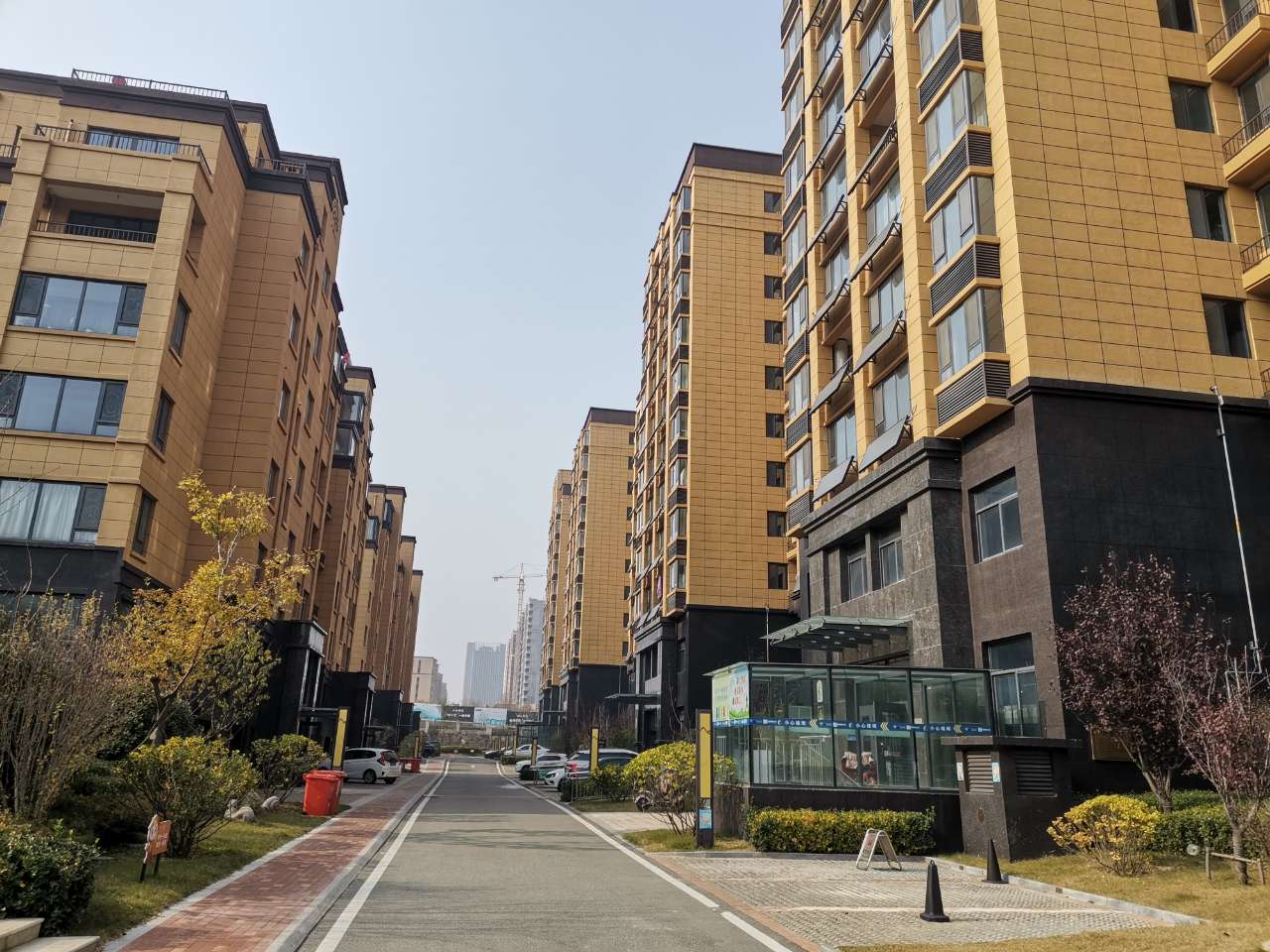 高品质小区伴山林语小高层电梯毛坯房优惠出售