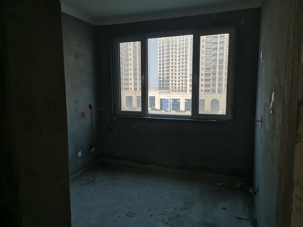 高品质小区伴山林语小高层电梯毛坯房优惠出售