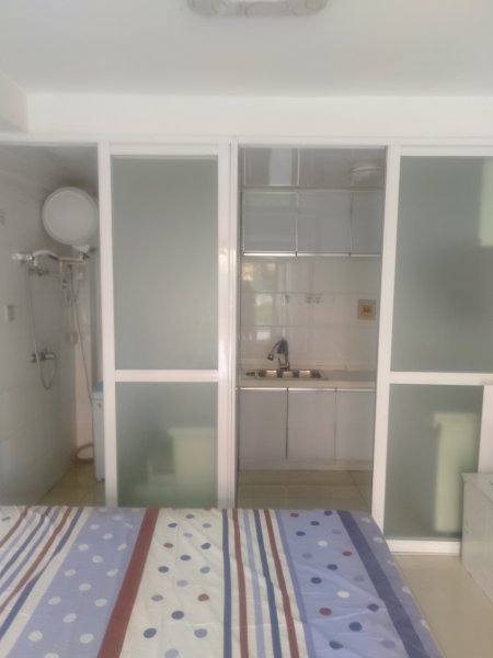 鸿福花园小区车库出租