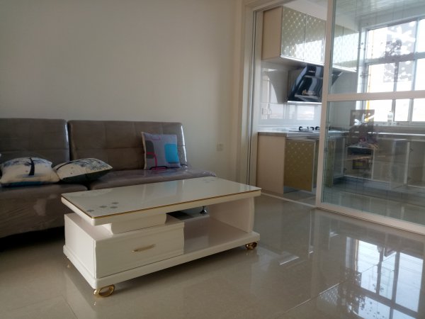 桃园小区4楼70平对外出租