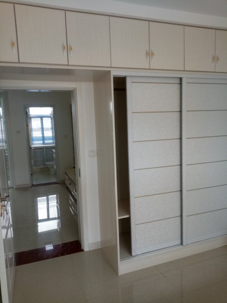 桃园小区4楼70平对外出租