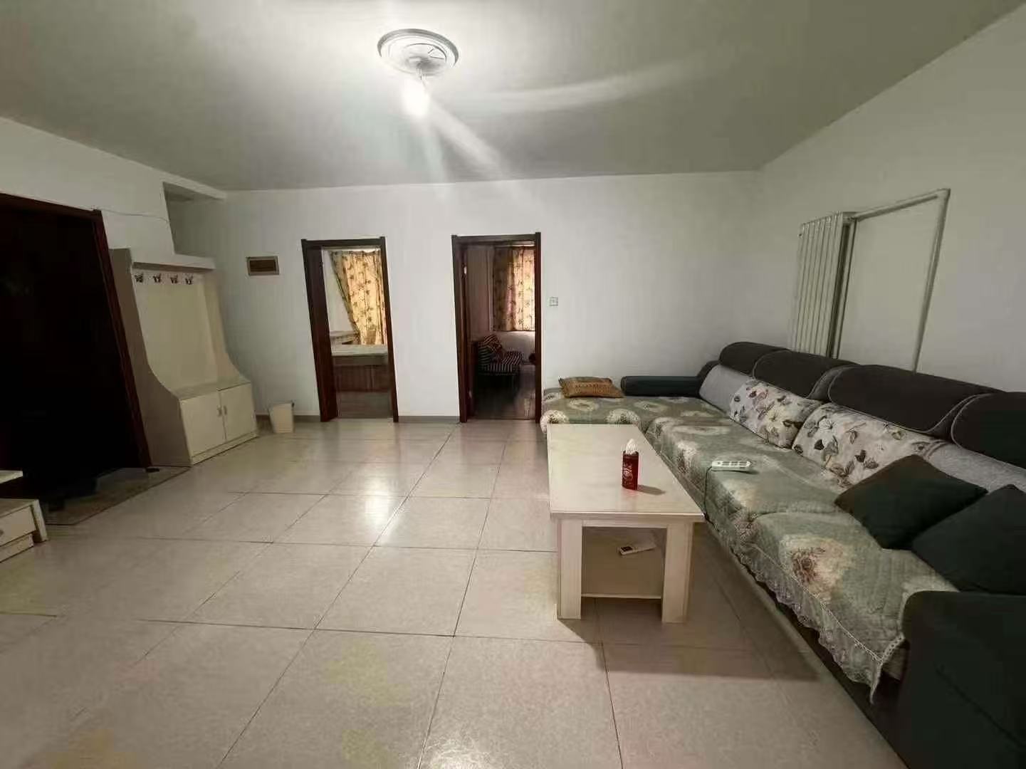 青年楼，住人一楼家电齐全有空调月租800