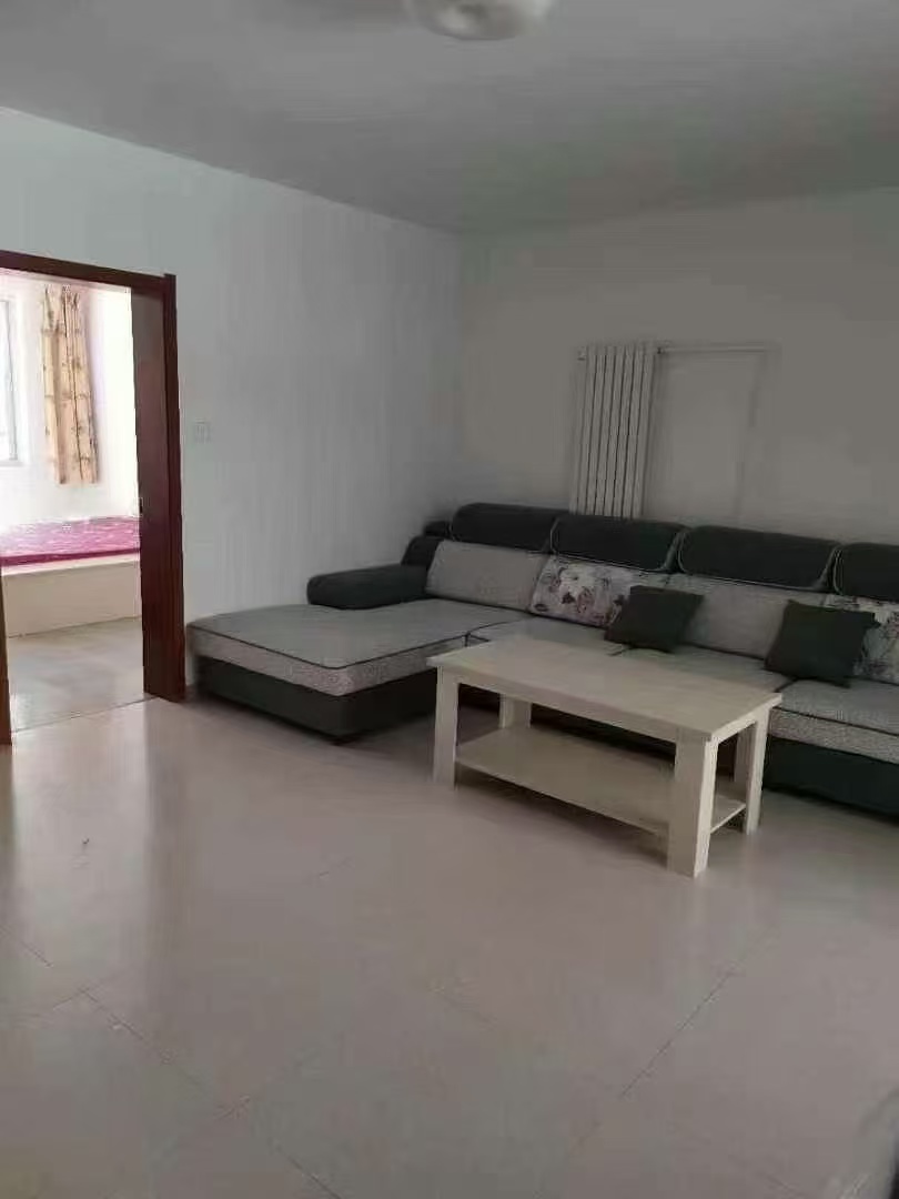 青年楼，住人一楼家电齐全有空调月租800