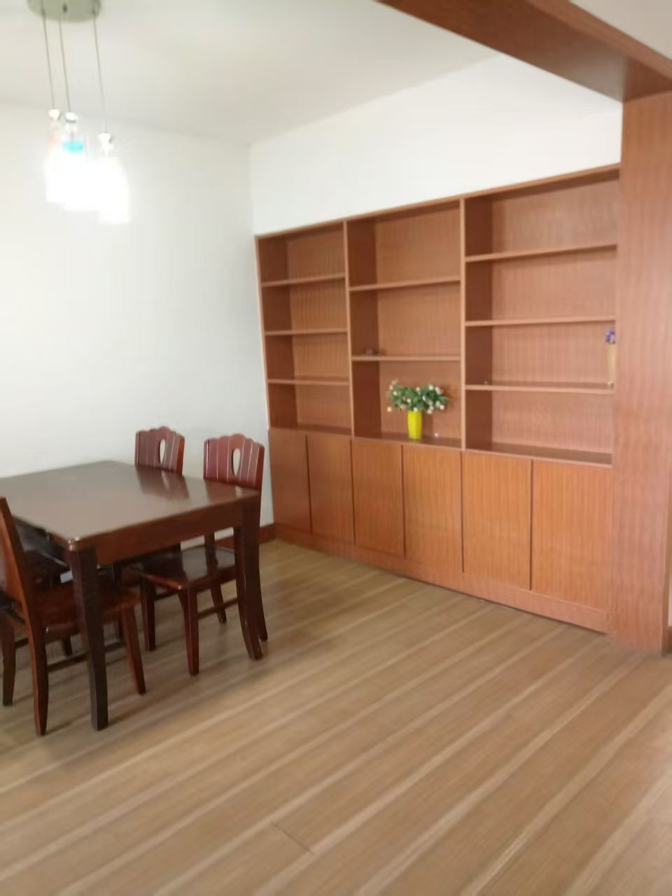 @1200/月，毓菁华，1楼，130平