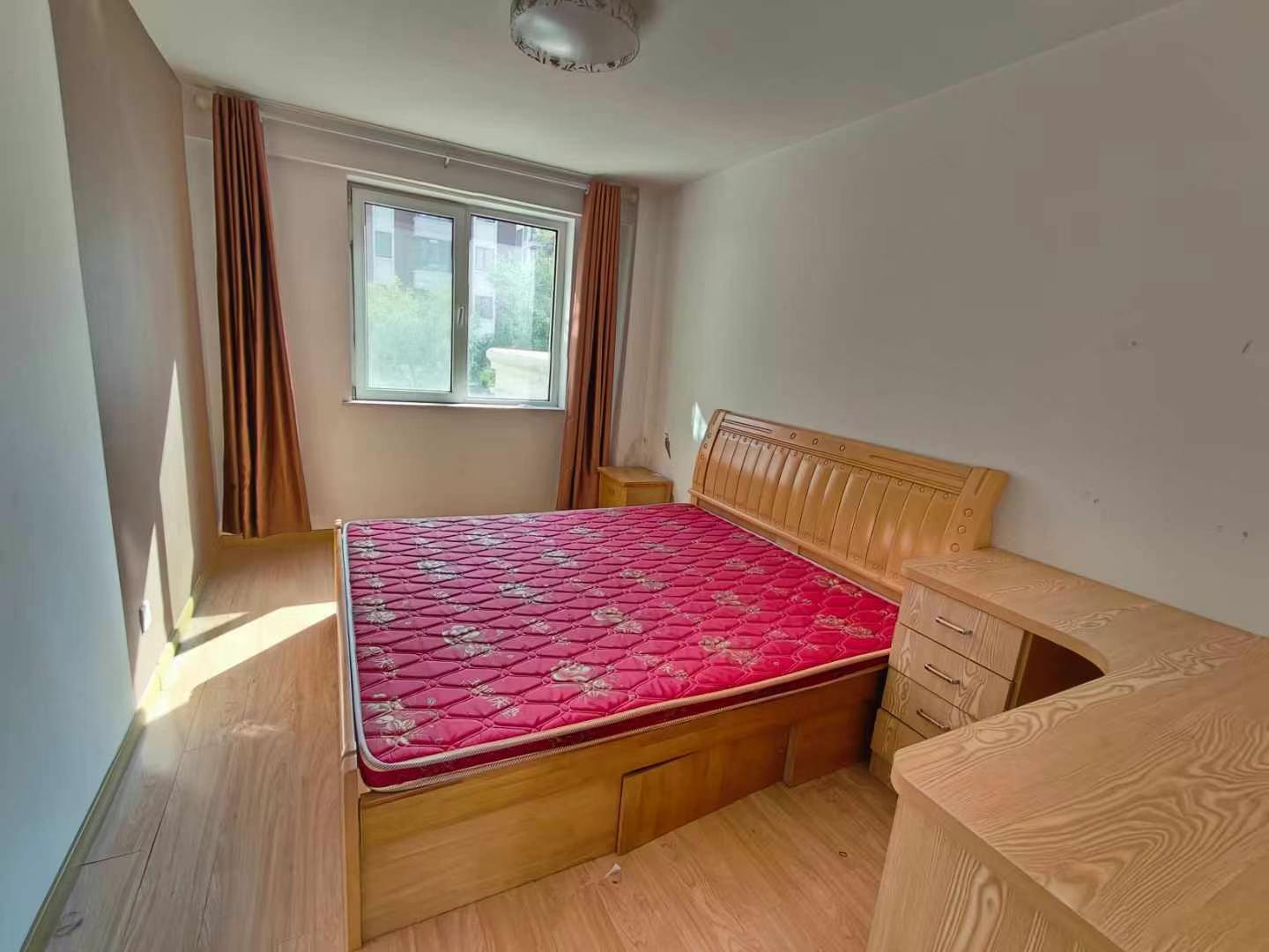 @1000/月，龙泽苑1楼，2室