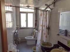 爬山街住人2楼两室500元家具家电齐全