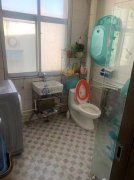 香水小区急售15.8万86平小三室