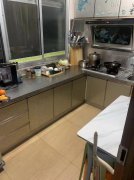 香水小区急售15.8万86平小三室