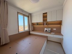 九里水头居民小区三室106.69平精装修38万