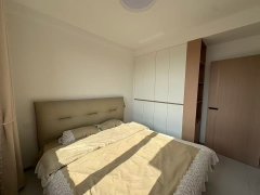 九里水头居民小区三室106.69平精装修38万