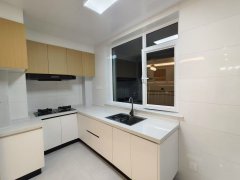 德红世纪华府好楼层109平三室47万