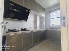 龙泽苑电梯三室带地下车库一个精装修55.8万