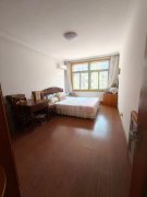 河南水产旁利民街浇筑楼三楼143.55平三室49.8万