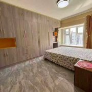 翡翠郡顶楼带露台153平五室两卫纯实木装修128万