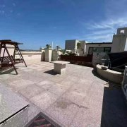 翡翠郡顶楼带露台153平五室两卫纯实木装修128万