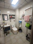 初家园多层住人一楼78.6平两室精装26.8万