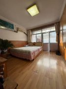 **的南开门一楼带院三室连院子130平39.8万