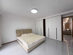 首付两万二建小区浇筑楼二楼161.95平三室环保装修47.8