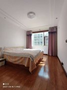 土地局家属楼秀峰阁149.53平品牌精装修三室两卫75.8万