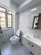 市中心的黄金三楼 三室 豪华装修 仅售25.8万