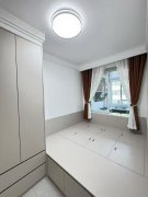 市中心的黄金三楼 三室 豪华装修 仅售25.8万