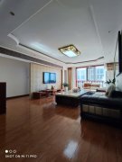 土地局家属楼秀峰阁小区电梯149.53平三室两卫71.8万