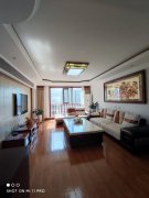 土地局家属楼秀峰阁小区电梯149.53平三室两卫71.8万